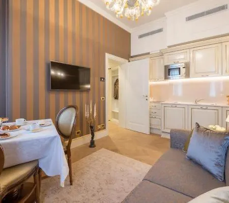 Ai Patrizi Di * Venedik